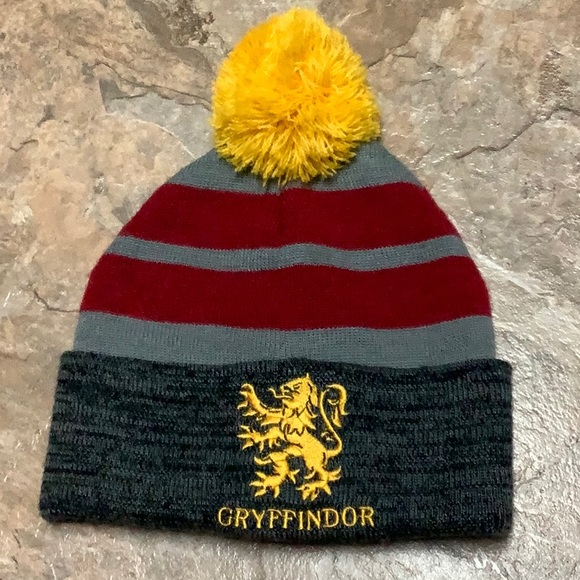 Gryffindor Harry Potter winter beanie hat - Picture 1 of 6